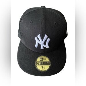New York Yankees New Era 59FIFTY Fitted Hat - size 7 5/8